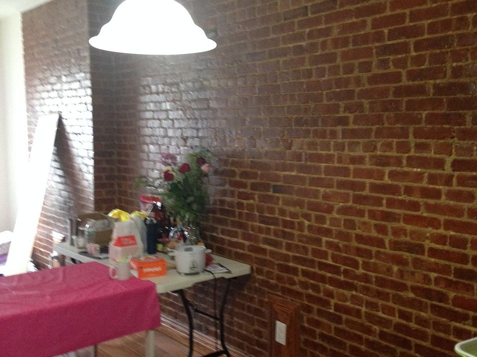 2nd image of 927 Willow Ave APT 7