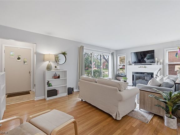 4th image of 1824 Sackett Ave