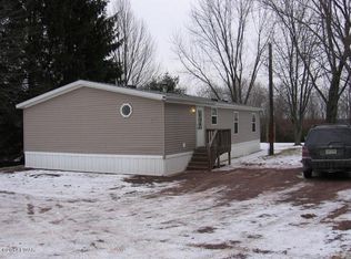 304 Stanton Dr, Waymart, PA 18472