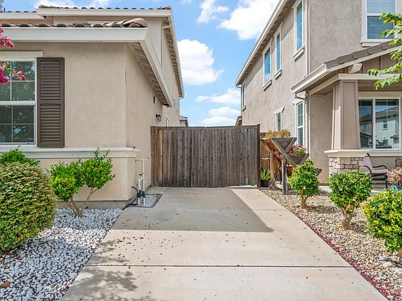 4th image of 8026 Prairie Hawk Way