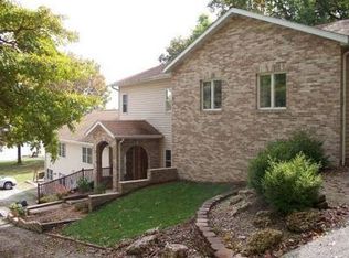 206 Arrowhead Ln, Litchfield, IL 62056