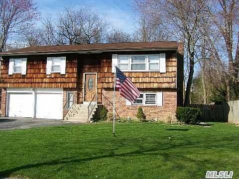 1st image of 5 Martha Ln