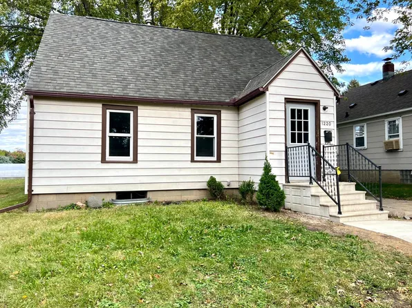 1220 N Prairie Ave, Fairmont, MN 56031