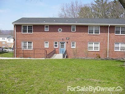 1st image of 28 Huguenot St APT 3