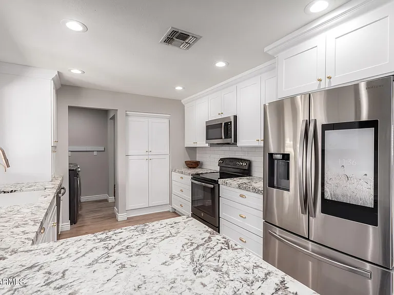 3503 E Campo Bello Dr — Photo 3