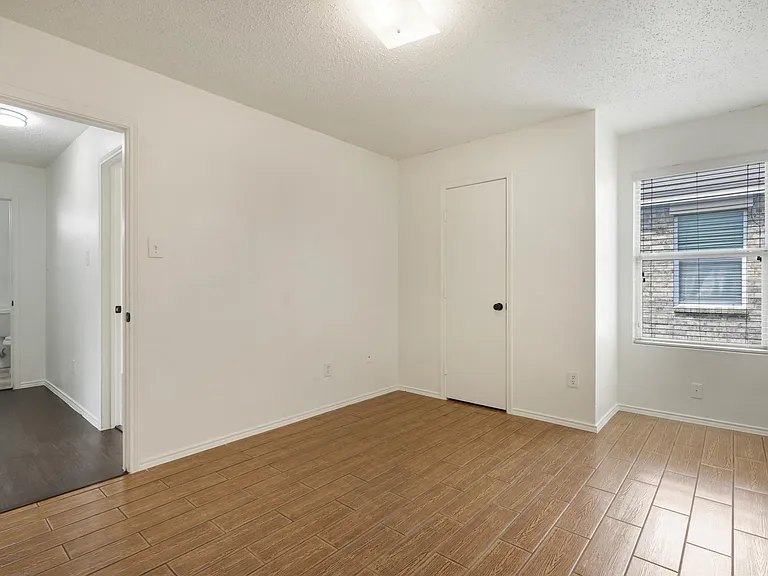 4816 Waterford Dr — Photo 10