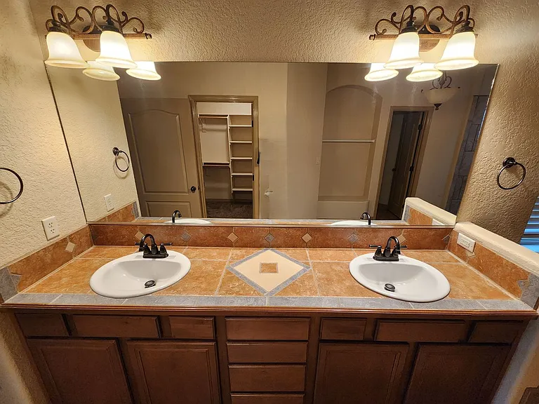 2105 San Patricio Loop — Photo 29