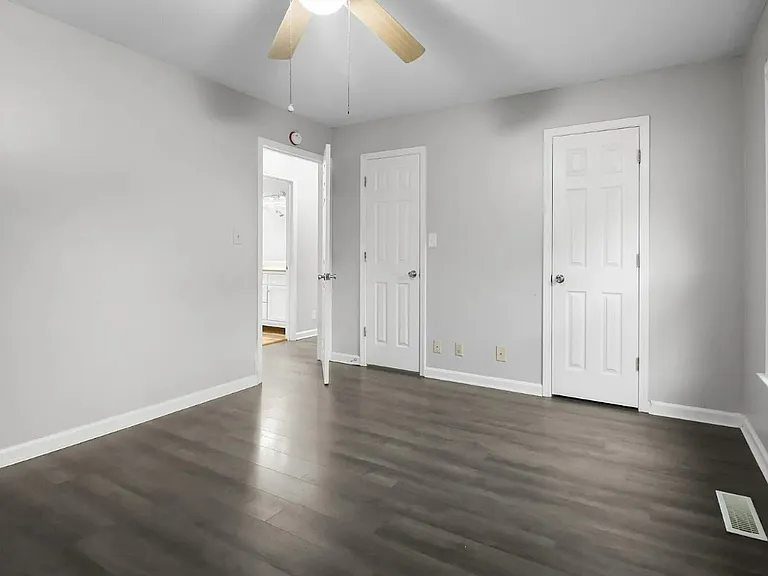 2301 Sherwood Hills Ct — Photo 25