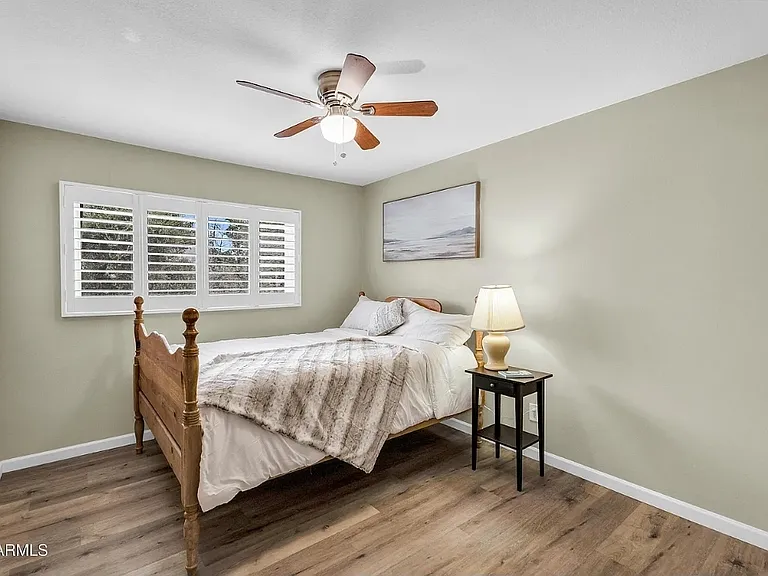 4245 N Miller Rd — Photo 9
