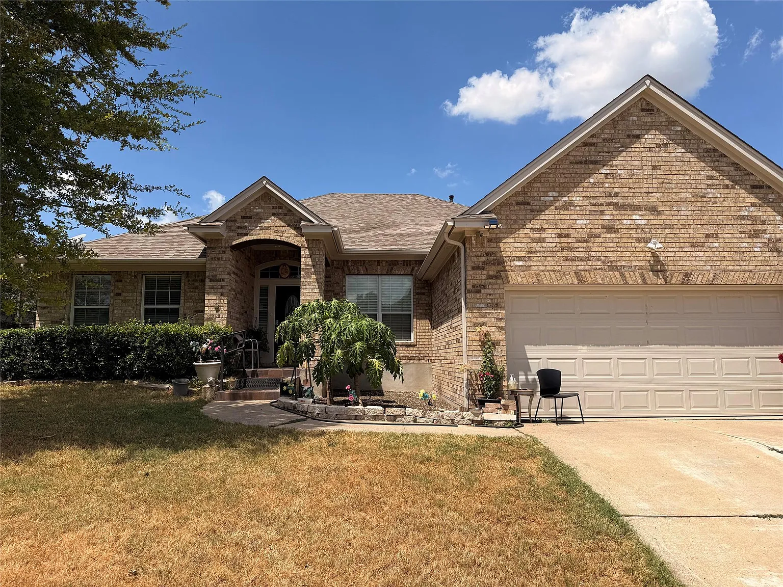 4 bed, 2.5 bath, 2662 sqft, $2,650 — Photo 1