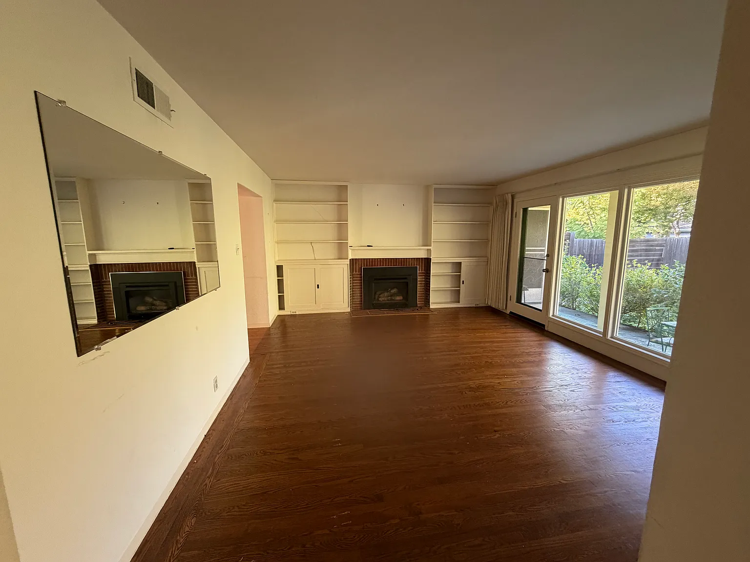 4 bed, 1250 sqft, $5,000 — Photo 3