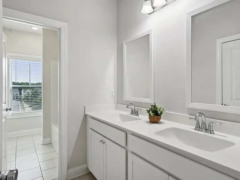 1445 Calvert Ln — Photo 16