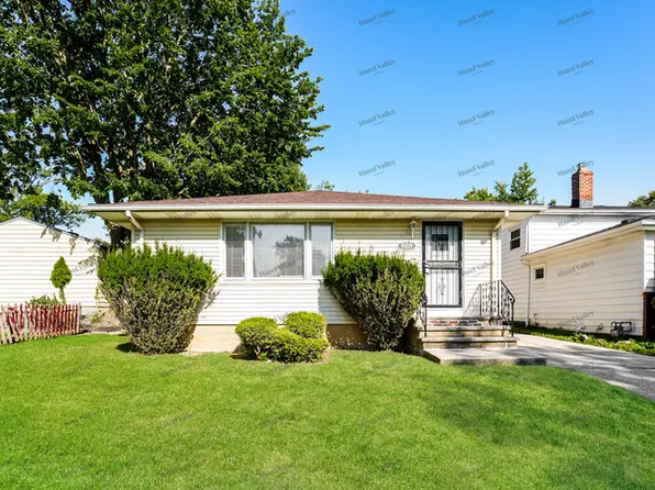 5031 Cato St, Maple Heights, OH 44137