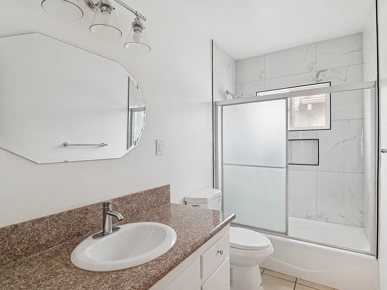927 N Louise St #4 — Photo 7