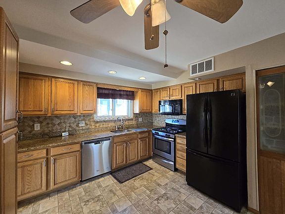 2nd image of 38 Joel Pl Floor 2