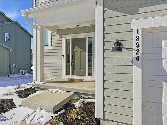 3rd image of 18926 Ocheltree St