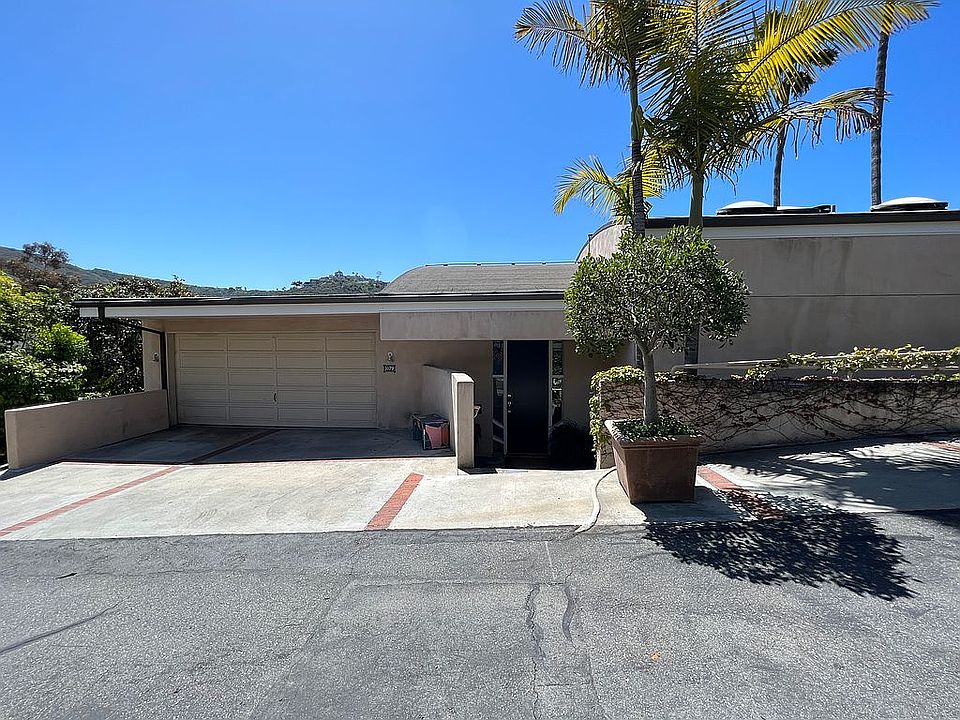 2nd image of 1079 Wykoff Way