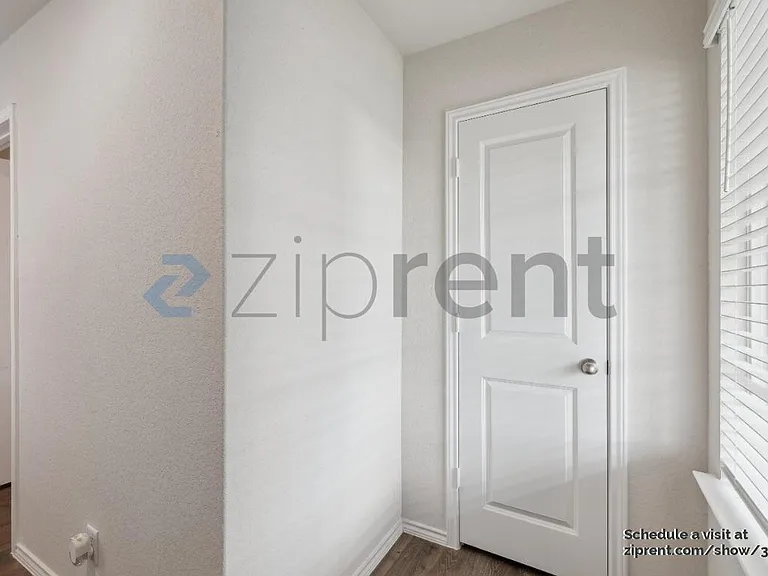 113 Chipping Aly — Photo 8