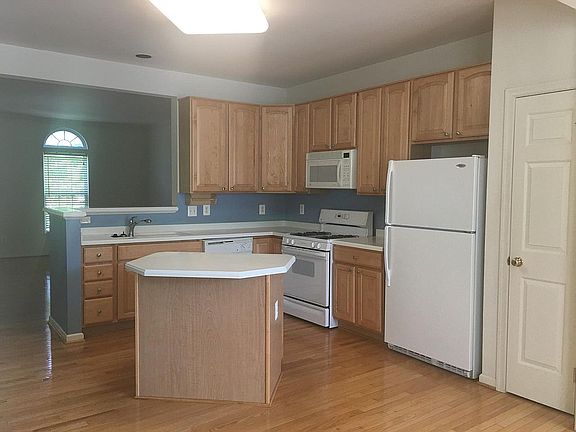 4th image of 5074 Grimm Dr