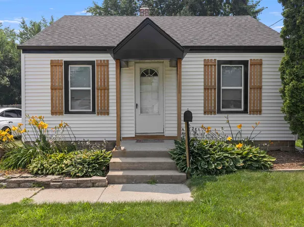 1112 Dalbigne St, Belvidere, IL 61008