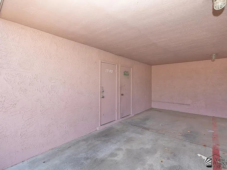 1242 W 20th Pl — Photo 13