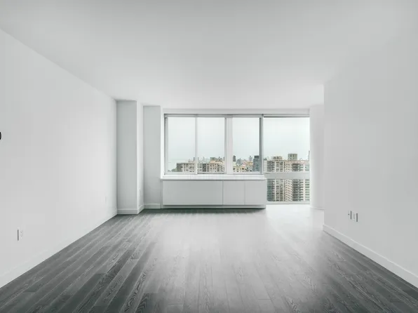 101 West End Avenue image 1 of 20