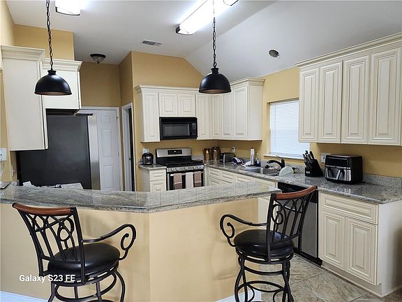 5th image of 637 Foxwood Ln