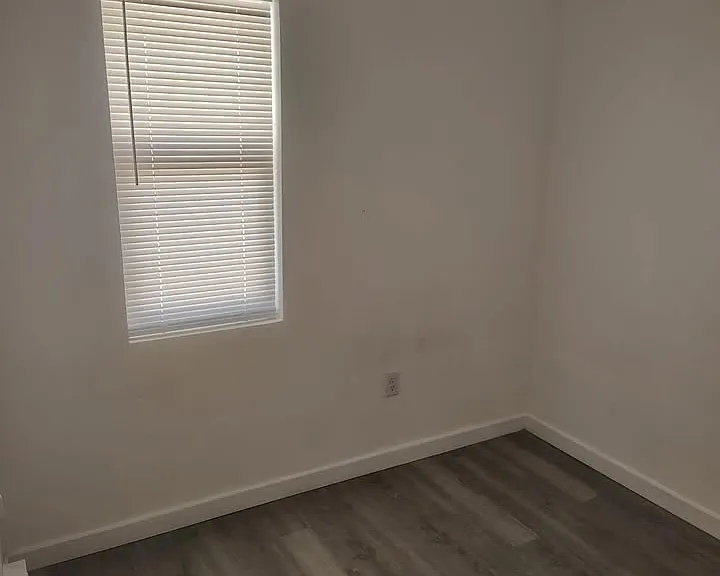 1100 Pine Ave #5 — Photo 8