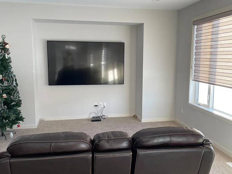 114 Douglas Henning Bay — Photo 4