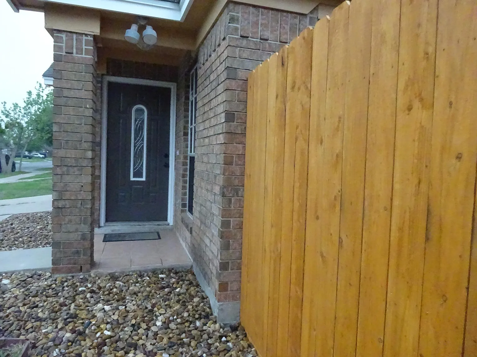 3 bed, 1330 sqft, $1,825 — Photo 2
