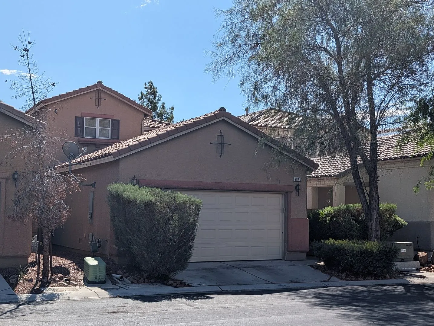 Southwest 4 Bed with Courtyard — Photo 3