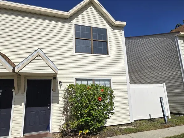 2302 Maki Rd APT 2, Plant City, FL 33563