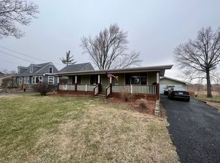194 E Plank Rd, Burlington, IL 60109
