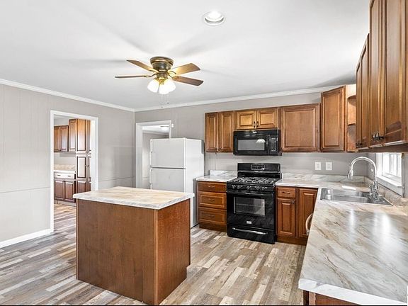 4th image of 329 Donna Dr