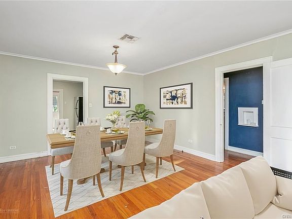5th image of 718 College St