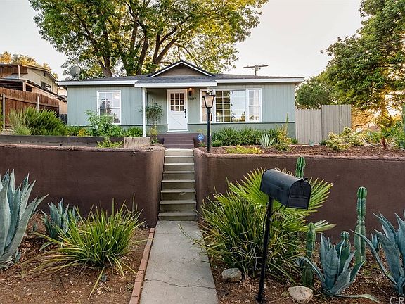 3rd image of 10677 Vanora Dr