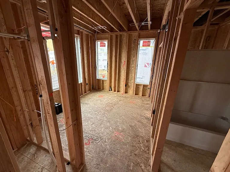 1105 NW Buchanan Ave — Photo 16