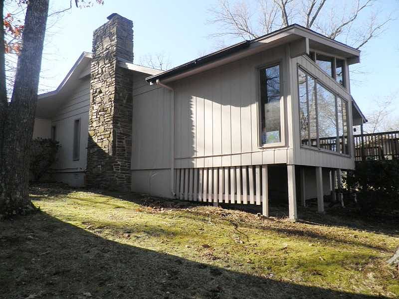 1st image of 11 Kenton Ln