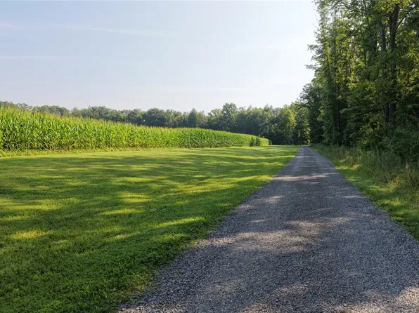 E Hatt Swank Rd, Loveland, OH 45140