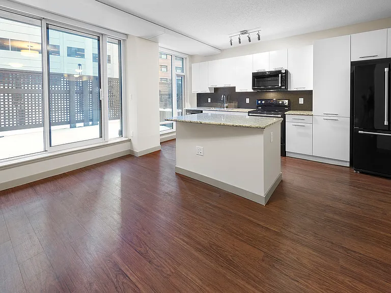 10823 Jasper Ave NW — Photo 22