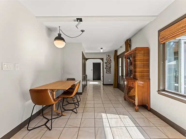 30 Lyndon Rd — Photo 18