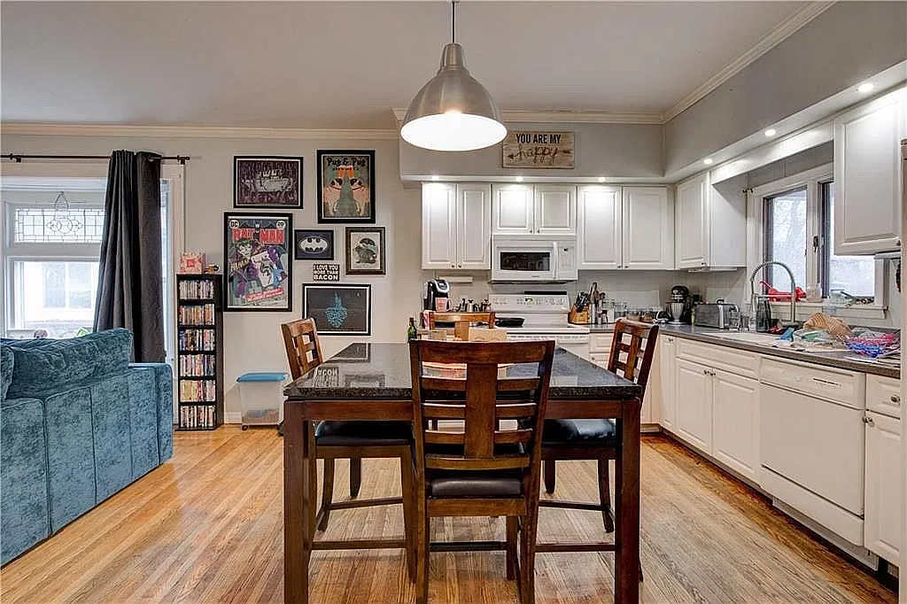 2 bed, 1.5 bath, 1200 sqft, $1,525 — Photo 3