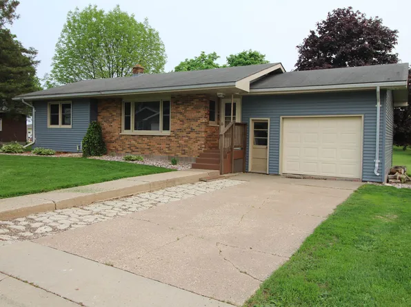 517 High St, Highland, WI 53543
