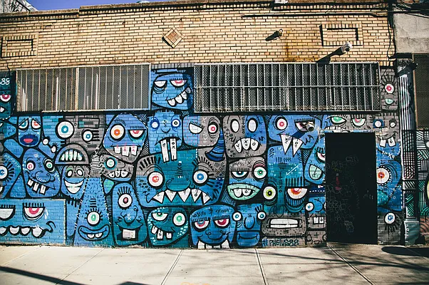 Sold by Compass | media 9