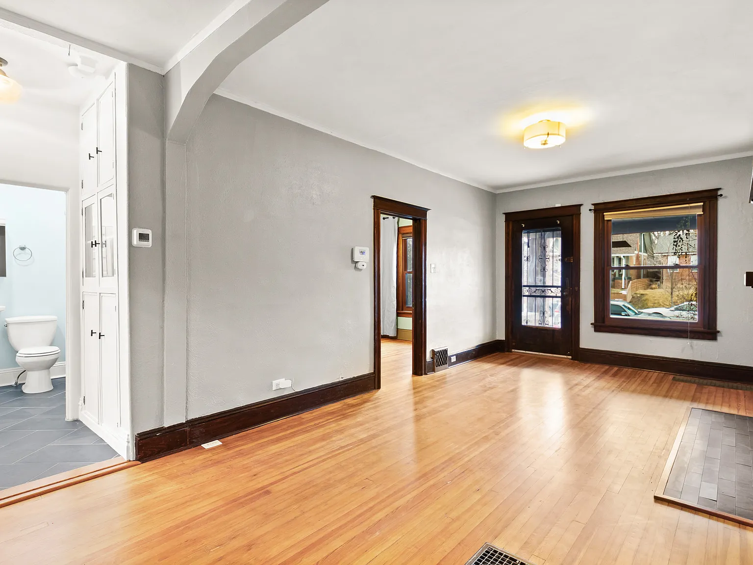 2 bed, 1.5 bath, 950 sqft, $2,500 — Photo 4
