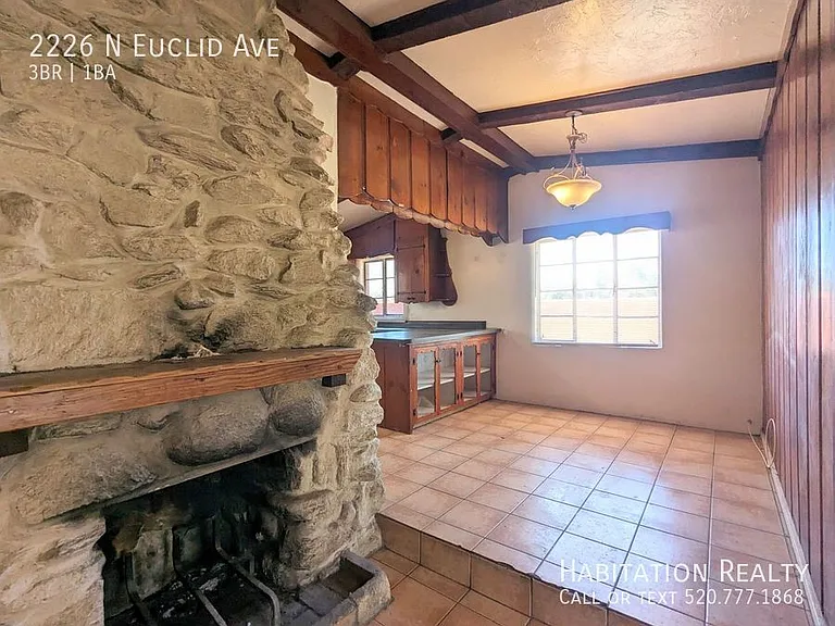 2226 N Euclid Ave — Photo 5