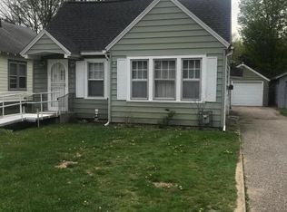 1010 N Main St, Three Rivers, MI 49093