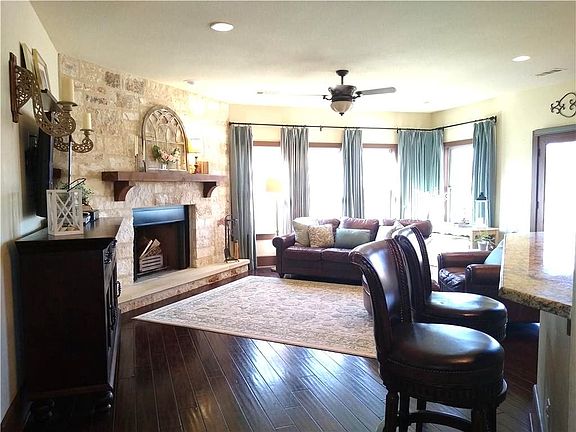 4th image of 1302 Shepherd Dr