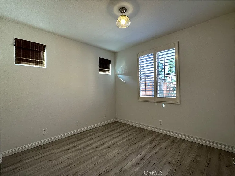 611 McKenna St — Photo 15