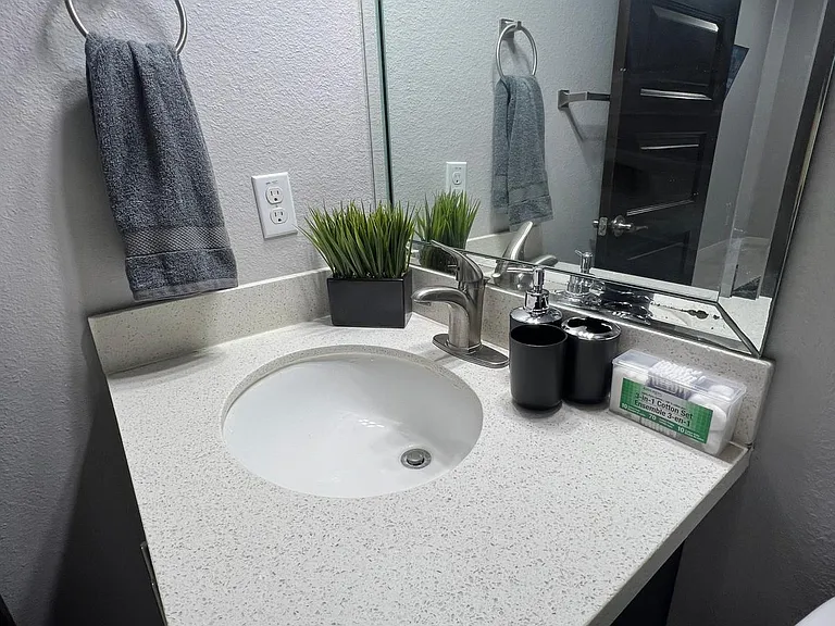1208 E Camellia Ave #4 — Photo 10